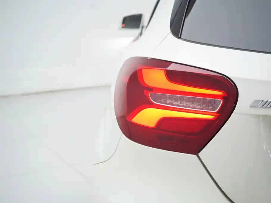 Mercedes-Benz A-Class AMG 2018 — фото 13