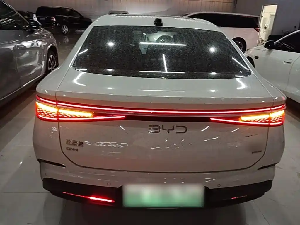 BYD Seal 07 DM-i 2025 — фото 6