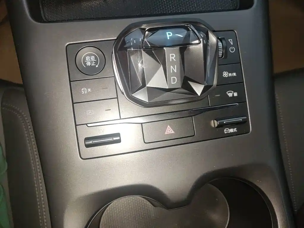 BYD Qin PLUS 2025 — фото 14