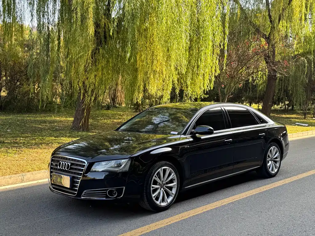 Audi A8 2015 — фото 1