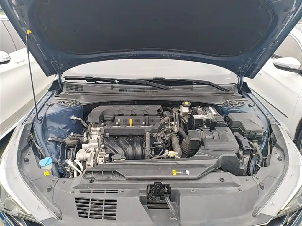 Hyundai Elantra 2022 — фото 20