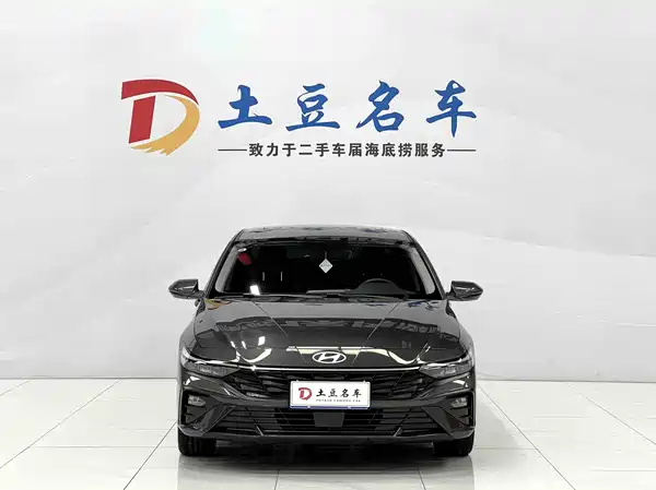 Hyundai Elantra 2023