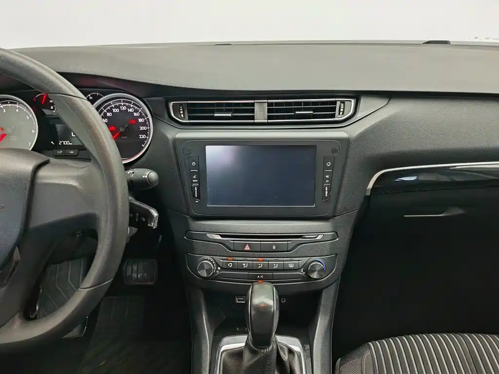 Peugeot 408 2014 — фото 12