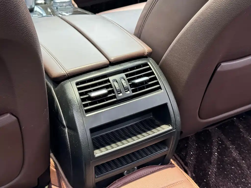 BMW 5 Series 2016 — фото 16