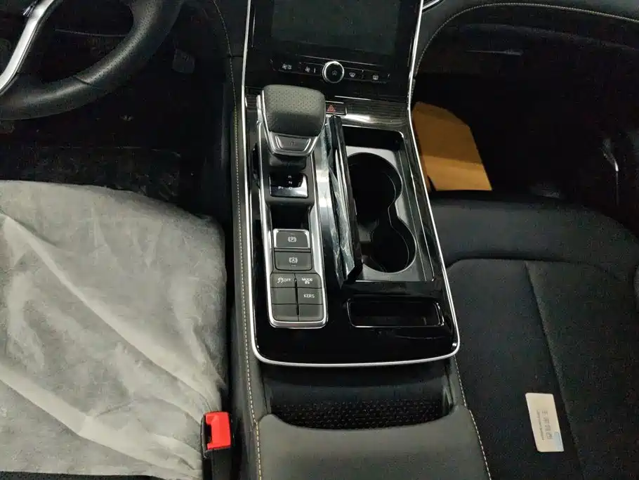 Roewe i6 MAX New Energy 2026 — фото 16