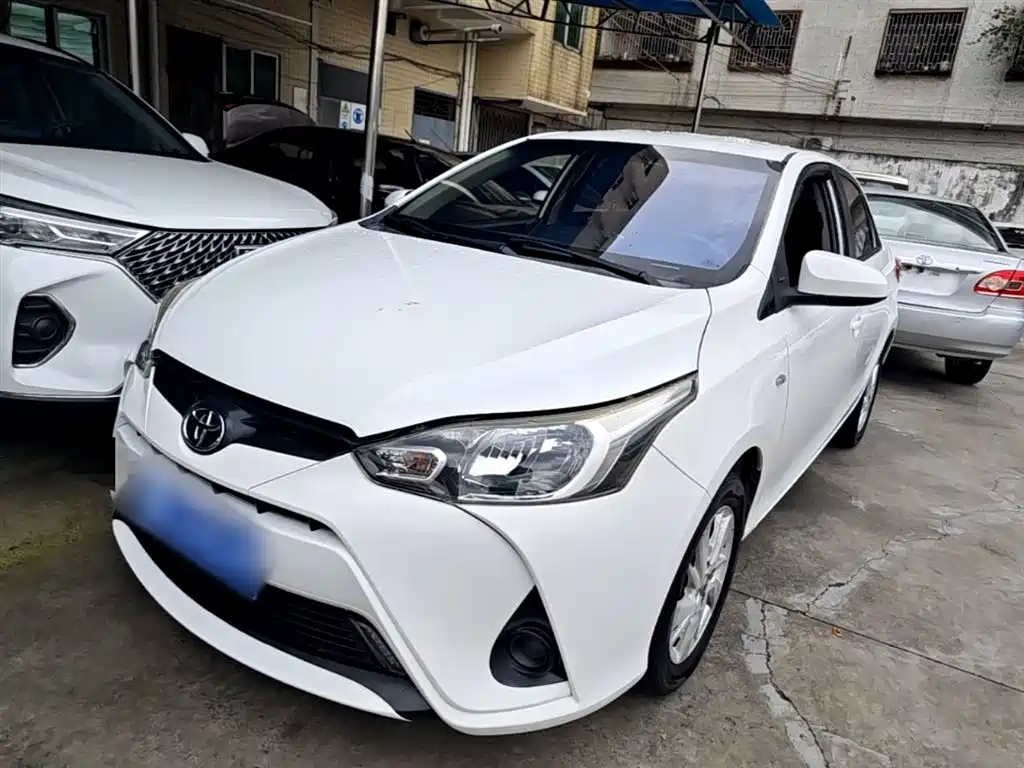 Toyota Yaris L 2019 — фото 1