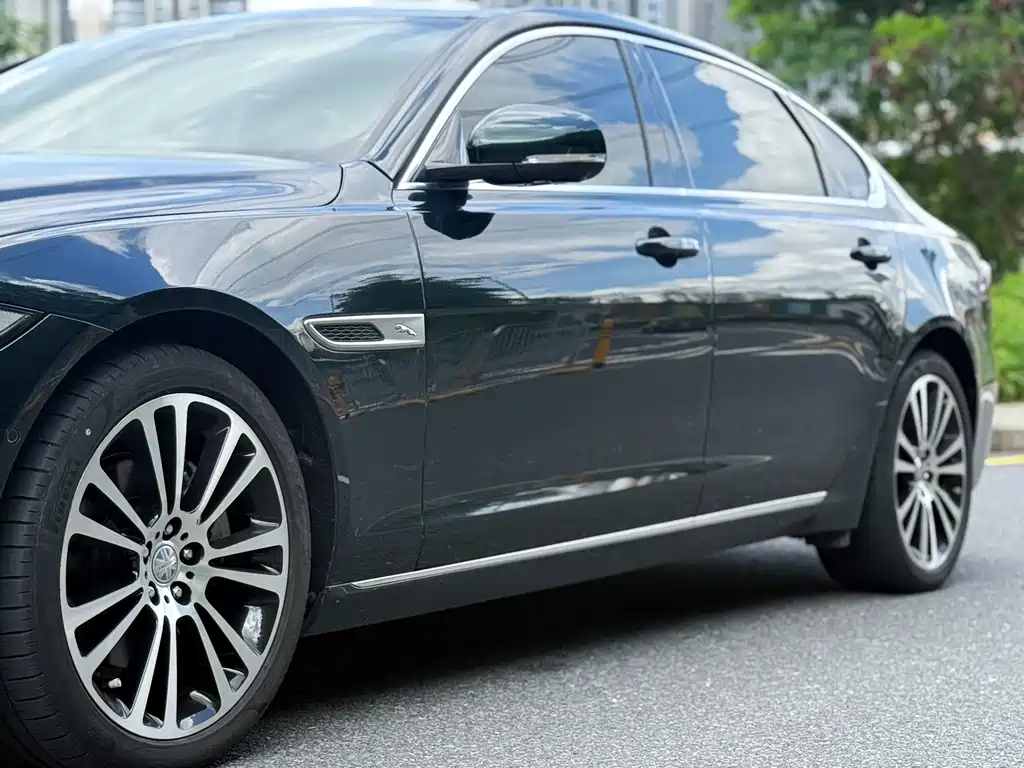 Jaguar XFL 2023 — фото 11