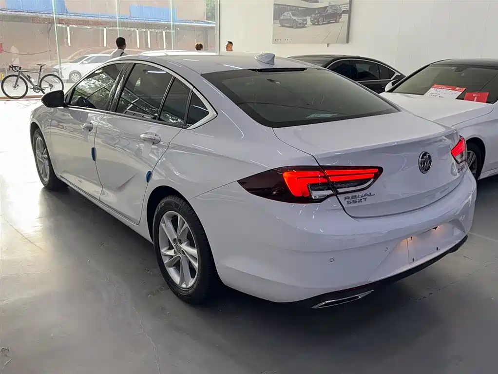 Buick Regal 2022 — фото 13
