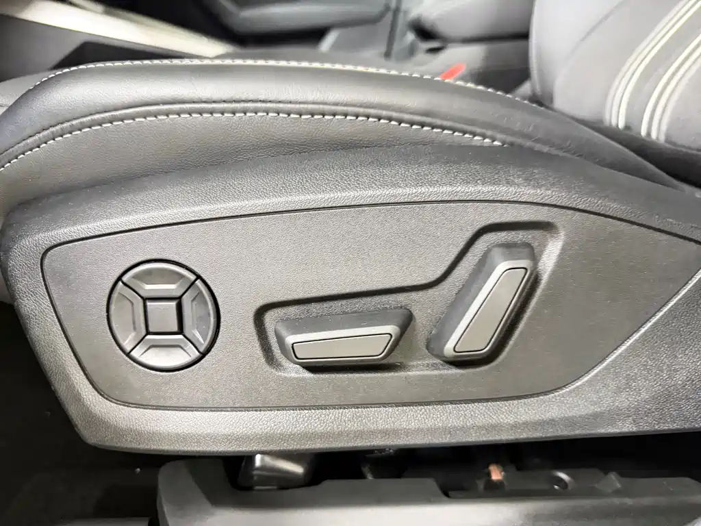 Audi A3 2023 — фото 16
