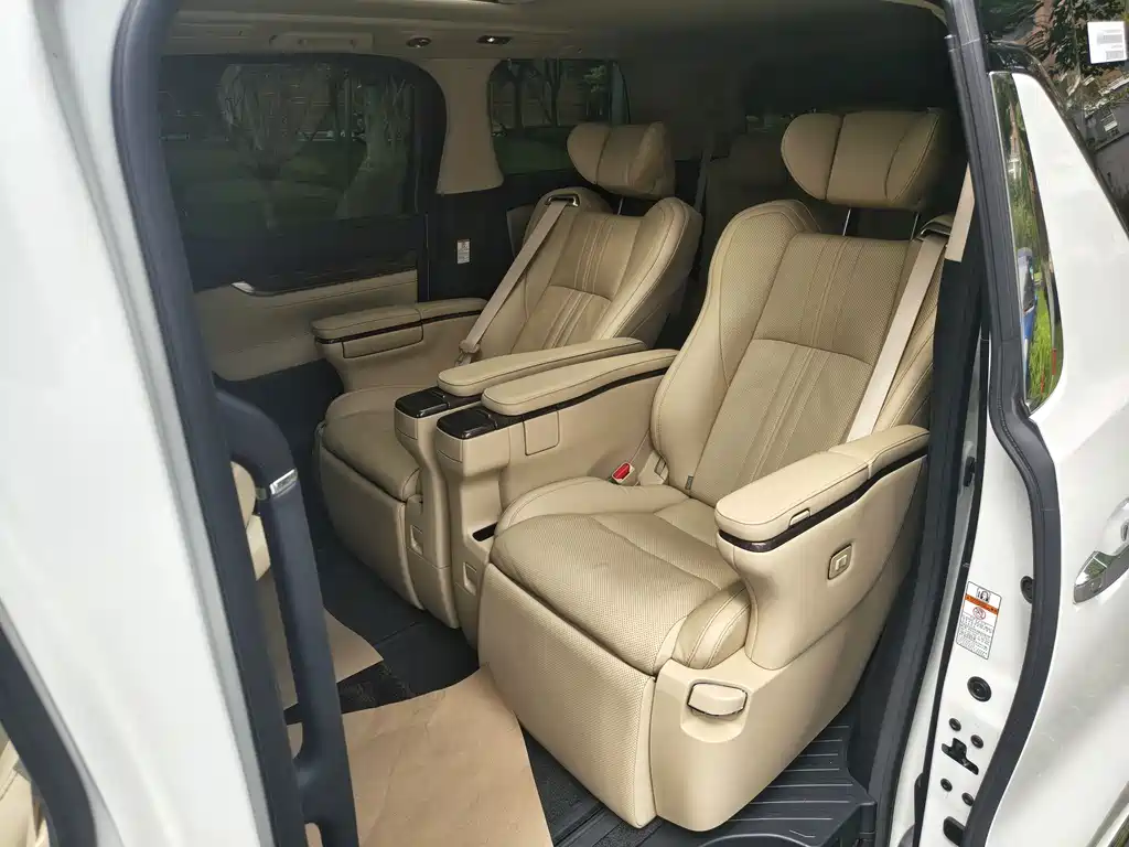 Toyota Alphard 2022 — фото 6