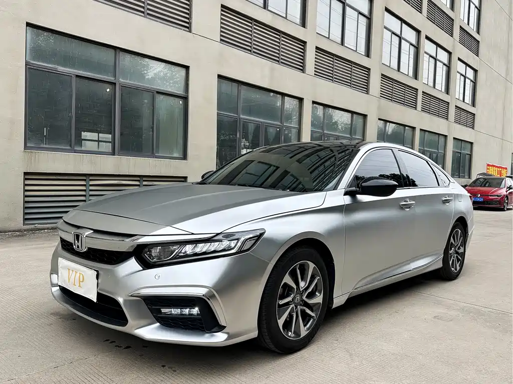 Honda Inspire 2019 — фото 1