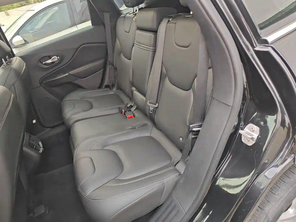 Jeep Cherokee 2018 — фото 17