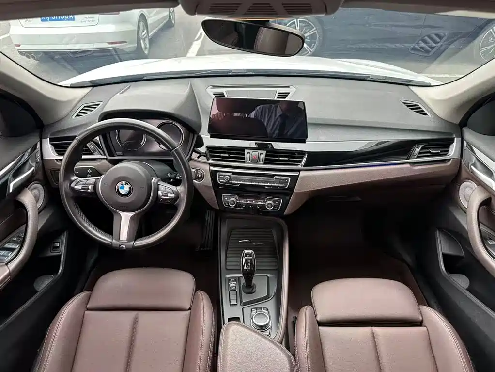 BMW X1 2021 — фото 9