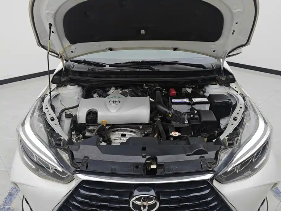 Toyota Yaris L 2021 — фото 10