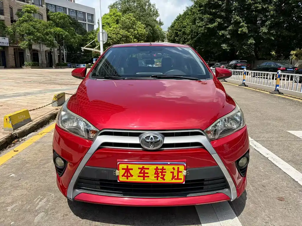 Toyota Yaris L 2015 — фото 2