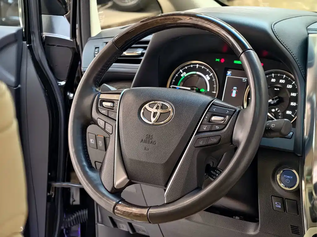 Toyota Vellfire 2022 — фото 19