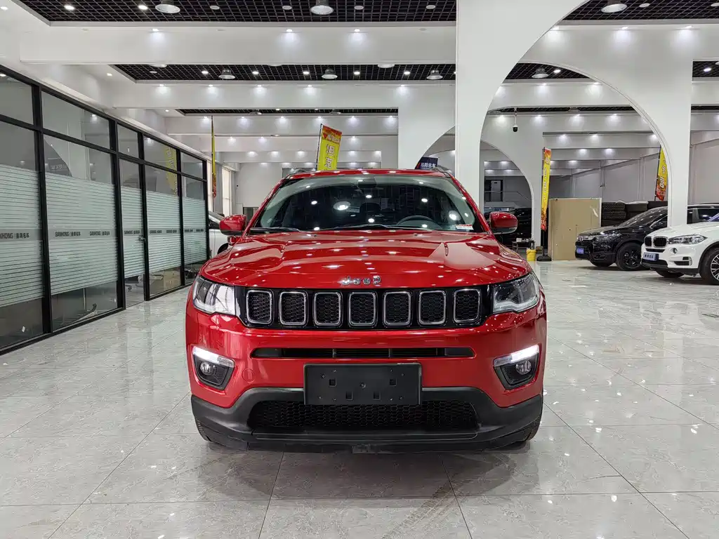 Jeep Compass 2018 — фото 2