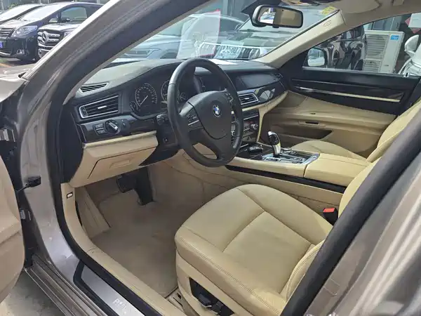BMW 7 Series 2011