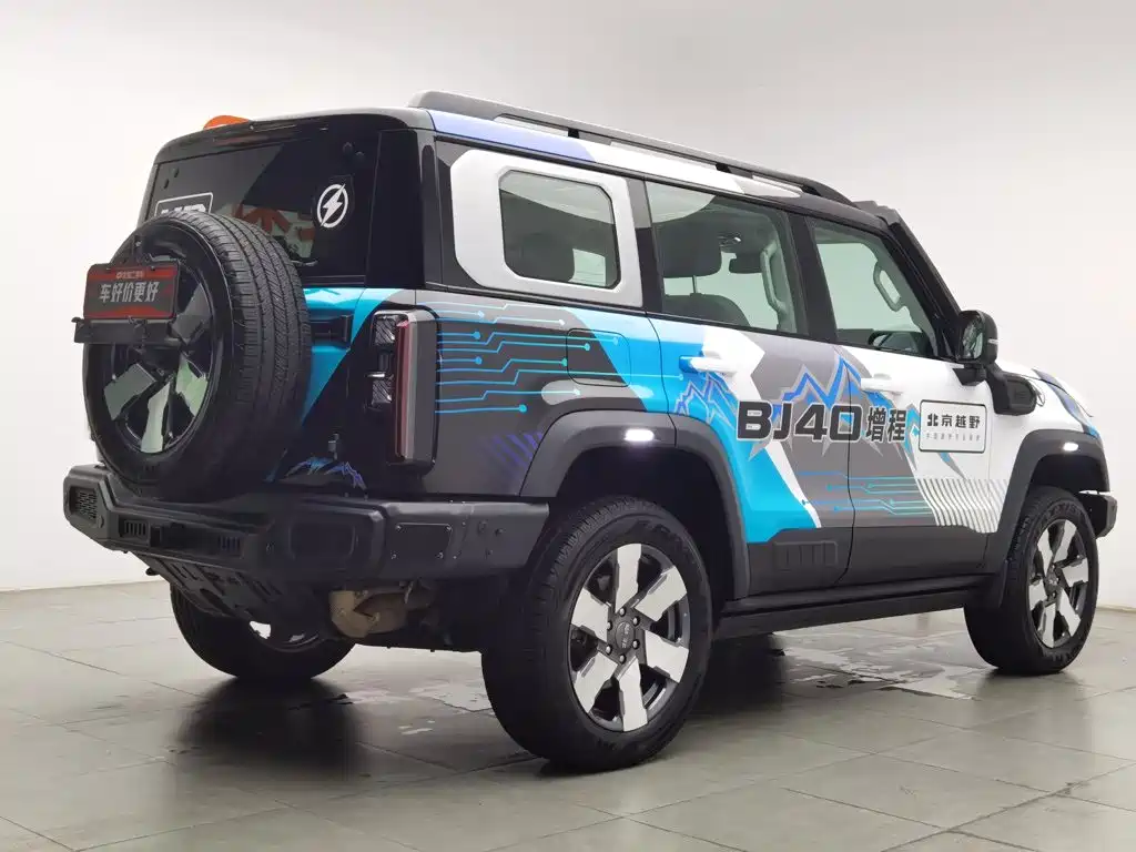 BAIC BJ40 Extended Range 2025 — фото 2