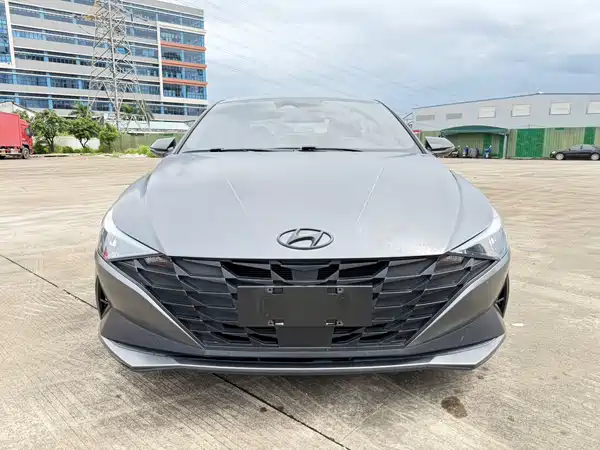 Hyundai Elantra 2023
