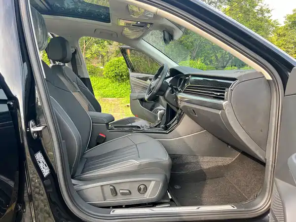 Volkswagen Passat 2023