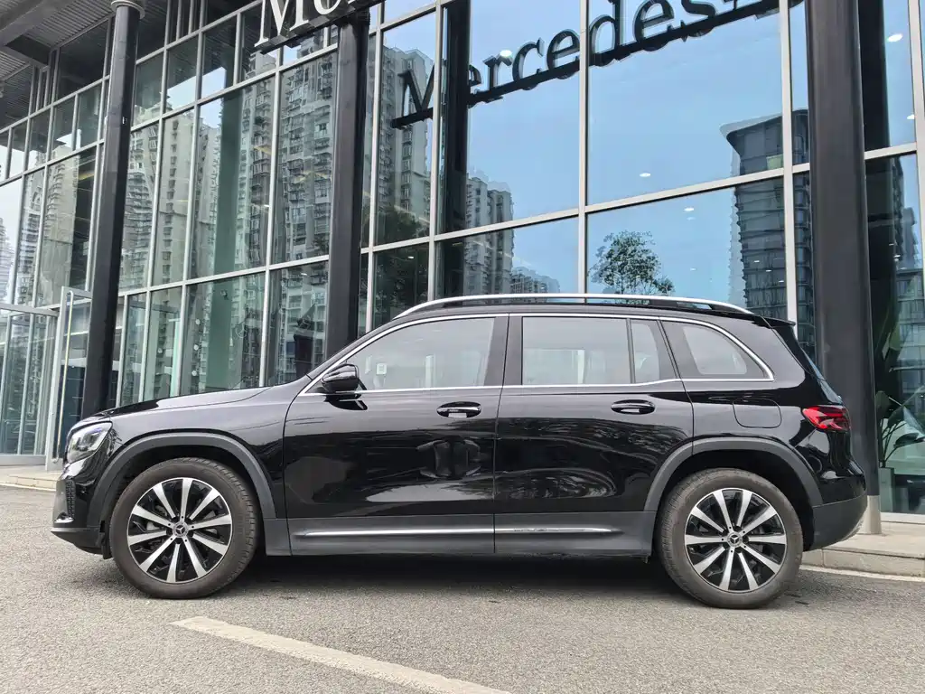 Mercedes-Benz GLB 2025
