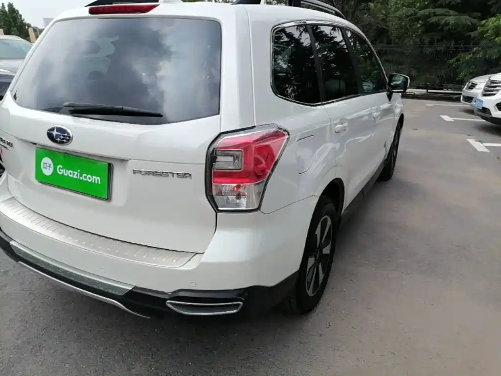 Subaru Forester 2017 — фото 8