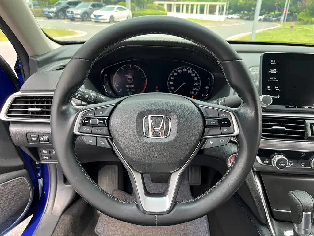 Honda Accord 2020 — фото 13