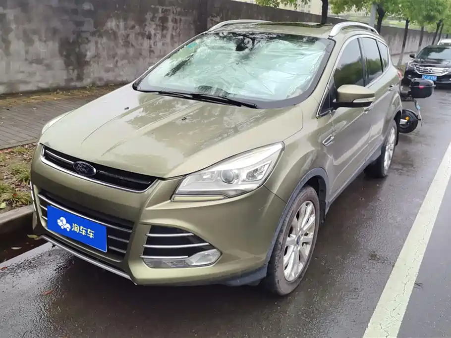 Ford Kuga 2015 — фото 1