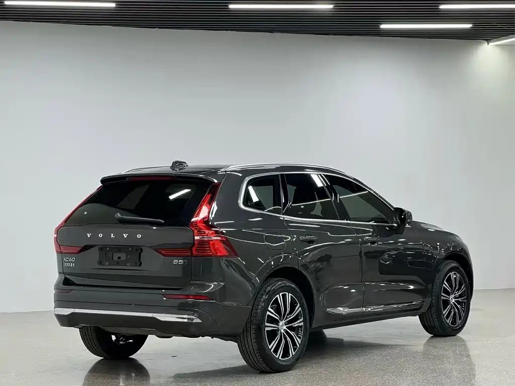 Volvo XC60 2021 — фото 6