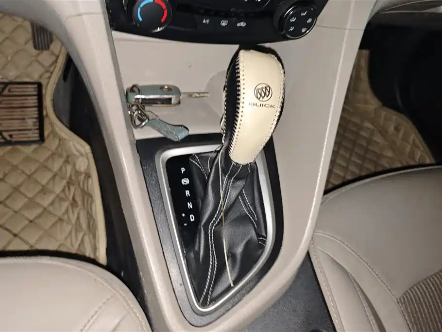 Buick Excelle 2016 — фото 16