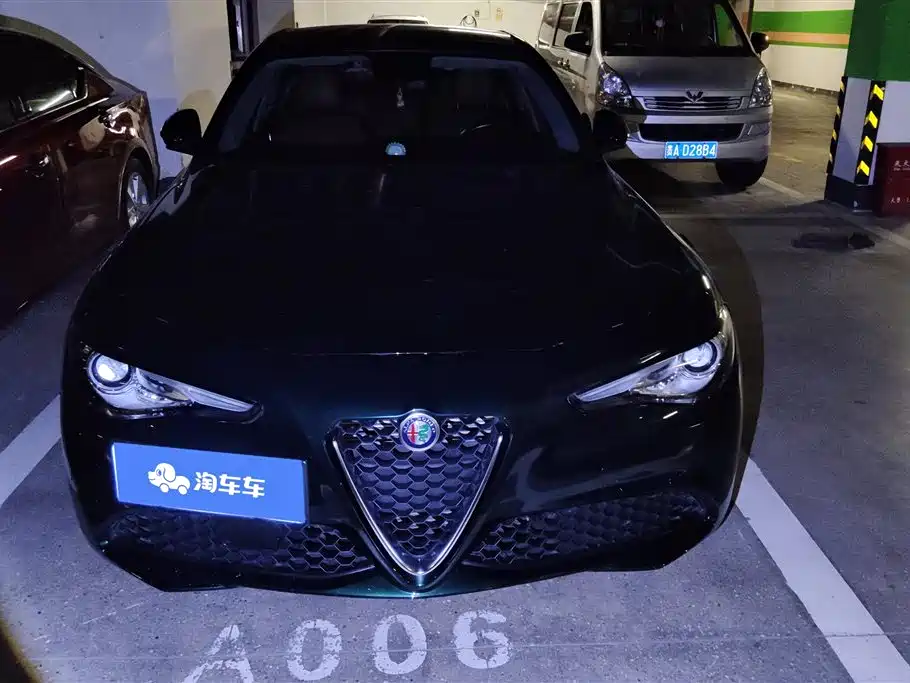 Alfa Romeo Giulia 2021 — фото 2