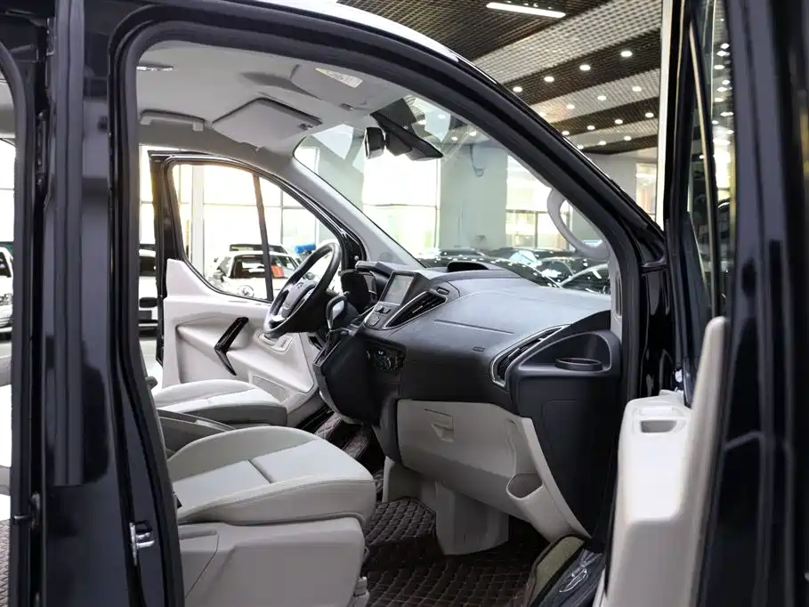 Ford Tourneo 2021 — фото 18