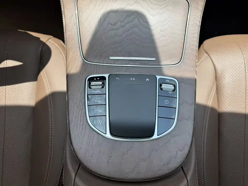 Mercedes-Benz E-Class 2020 — фото 18