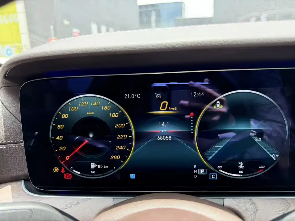 Mercedes-Benz E-Class 2020 — фото 16