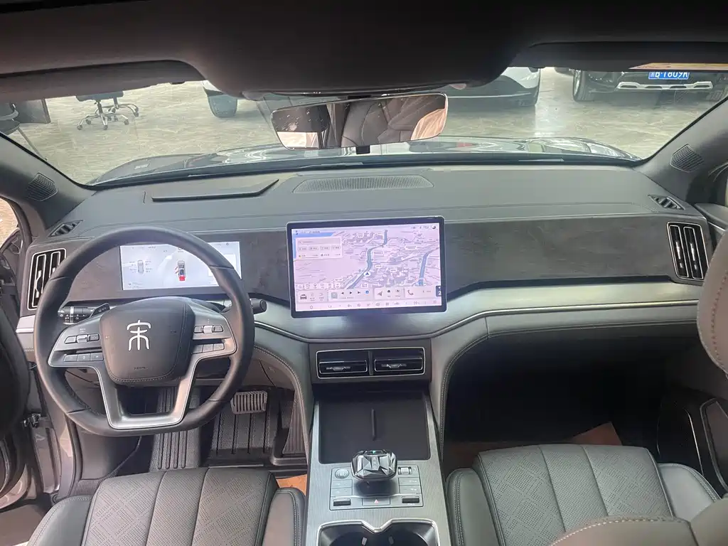 BYD L DM-i 2025 — фото 15