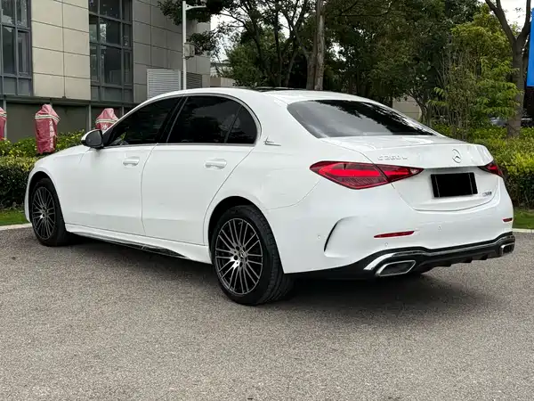 Mercedes-Benz C-Class 2024