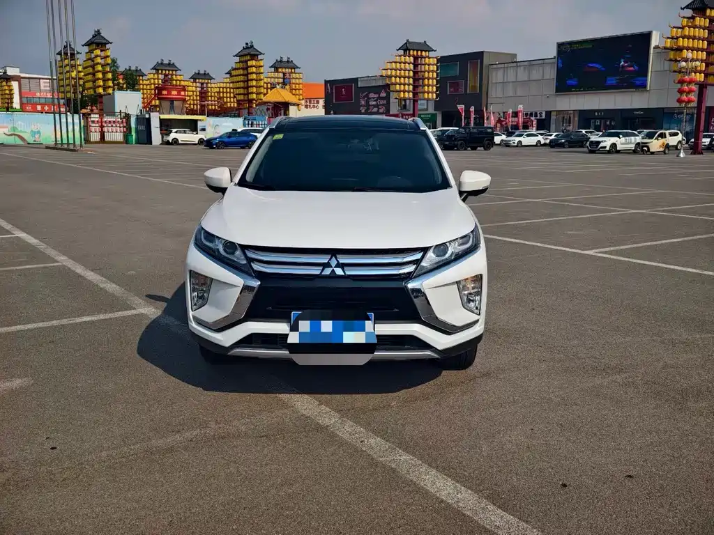 Mitsubishi Eclipse Cross 2022 — фото 1