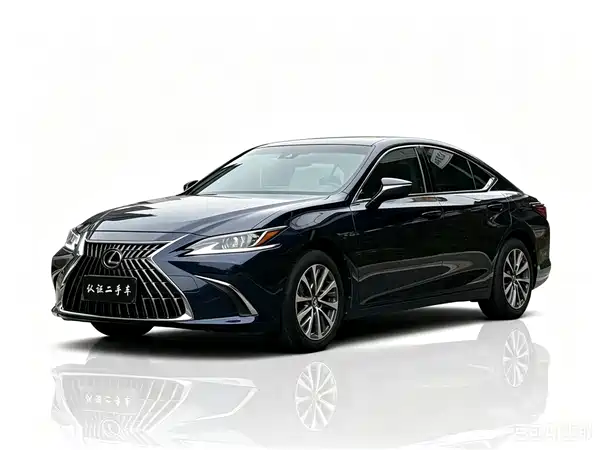 Lexus ES 2022