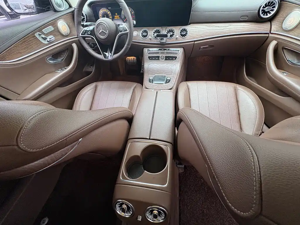 Mercedes-Benz E-Class 2016 — фото 13