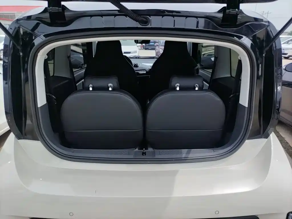 Baojun Kiwi EV 2021 — фото 19