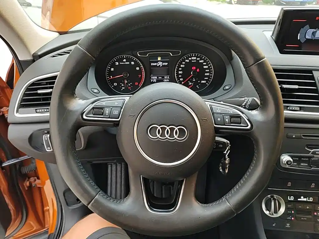Audi Q3 2014 — фото 11