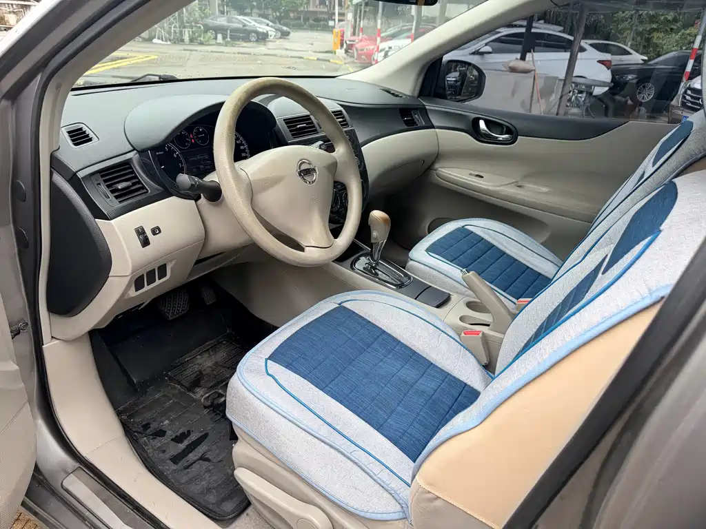 Nissan Tiida 2012