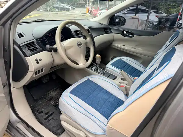 Nissan Tiida 2012