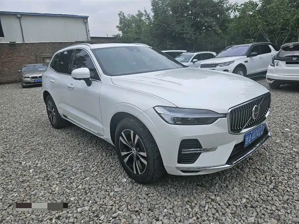Volvo XC60 2022 — фото 3