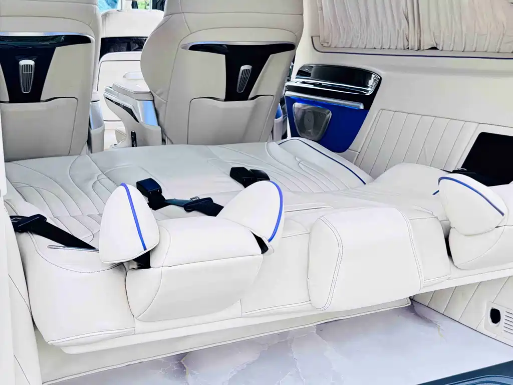 Mercedes-Benz Vito 2023 — фото 18