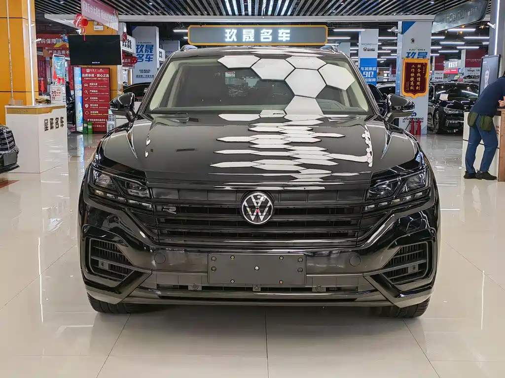Volkswagen Touareg 2022 — фото 2