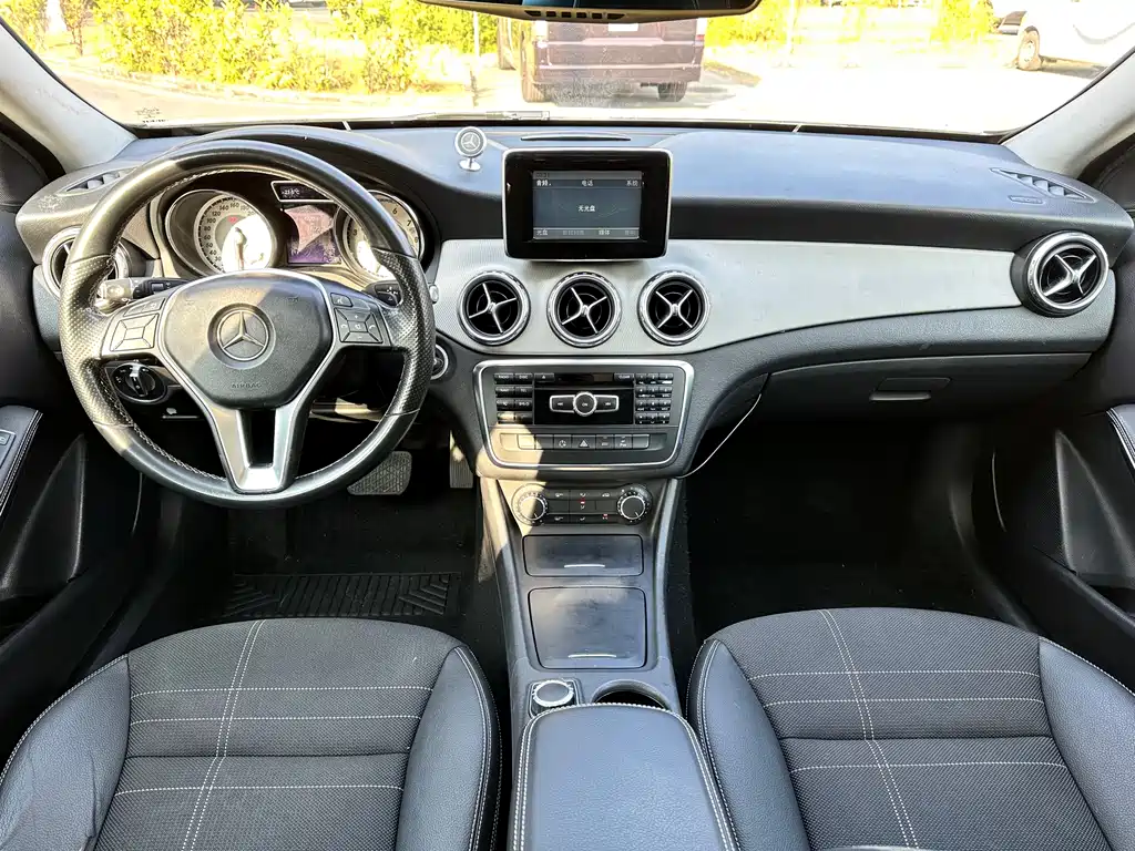 Mercedes-Benz GLA 2015 — фото 8