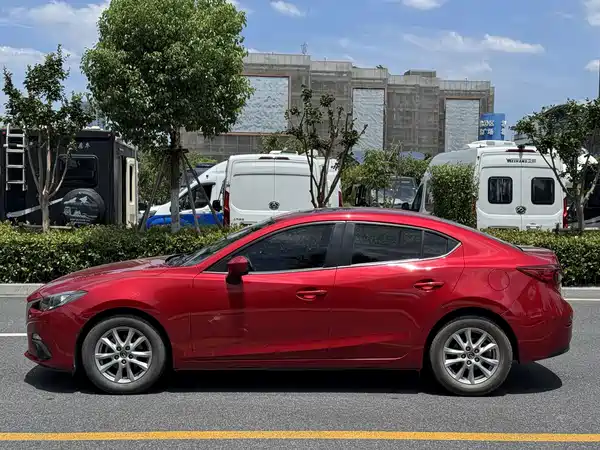 Mazda 3 Axela 2016