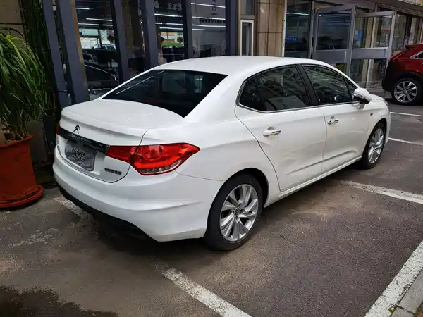 Citroën C4L 2013